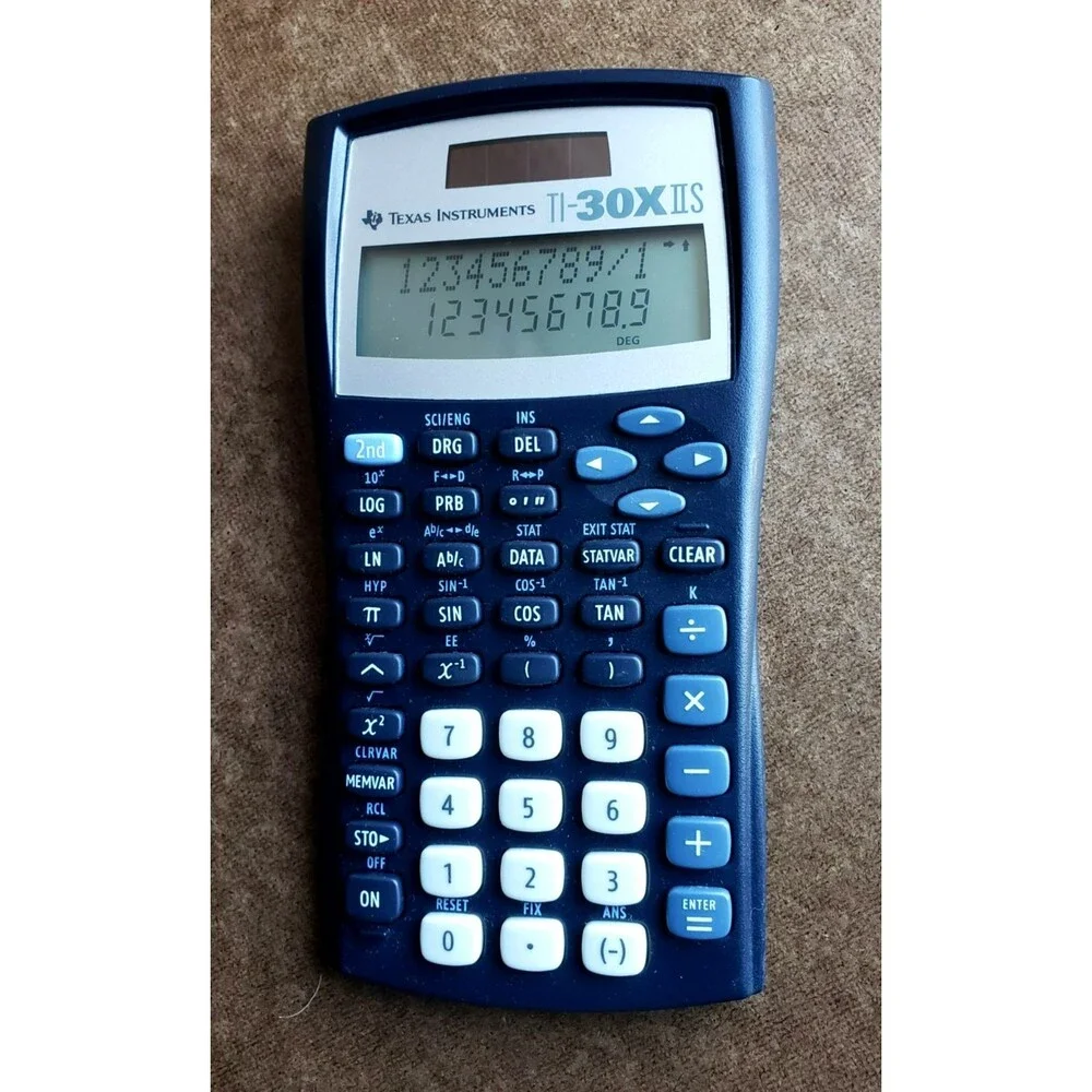 Texas Instruments TI-30X IIS SCIENTIFIC SOLAR CALCULATOR W/ Cover Tested Working